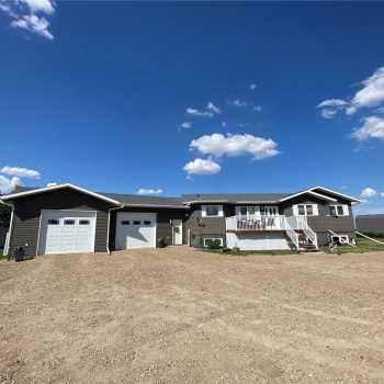 Rural Address, Kindersley Rm No. 290, Saskatchewan S0L 1S0, 5 Bedrooms Bedrooms, 14 Rooms Rooms,4 BathroomsBathrooms,Acreage,For Sale,SW 23-29-23 W3rd Parcel B Plan 102073250,Rural Address,SK925354