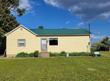 Rural Address, Loon Lake Rm No. 561, Saskatchewan S0M 1L0, 3 Bedrooms Bedrooms, 11 Rooms Rooms,1 BathroomBathrooms,Acreage,For Sale,Acreage SE of Loon Lake,Rural Address,SK925984