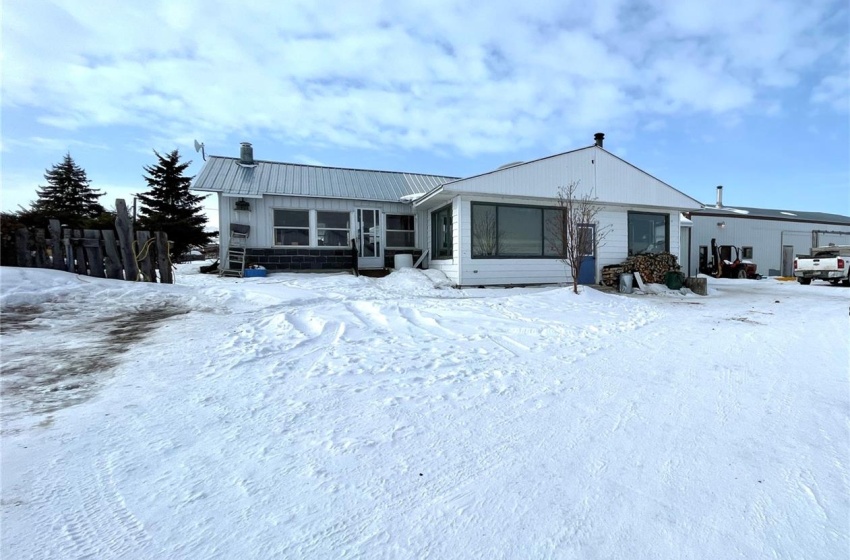 Rural Address, Meota Rm No.468, Saskatchewan S0M 0C4, 3 Bedrooms Bedrooms, ,2 BathroomsBathrooms,Farm,For Sale,RM of Meota Acreage,Rural Address,SK927296