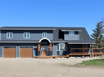 Rural Address, Snipe Lake Rm No. 259, Saskatchewan S0L 1A0, 6 Bedrooms Bedrooms, 20 Rooms Rooms,4 BathroomsBathrooms,Acreage,For Sale,Howe Acreage,Rural Address,SK928234