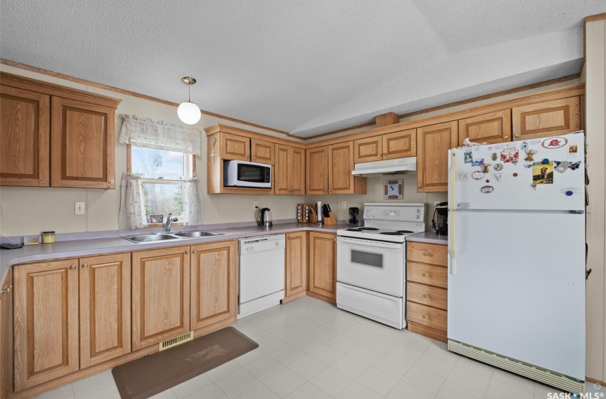 Rural Address, Prince Albert Rm No. 461, Saskatchewan S6V 5S2, 6 Bedrooms Bedrooms, 15 Rooms Rooms,3 BathroomsBathrooms,Acreage,For Sale,12 Mile Road Acreage,Rural Address,SK929134