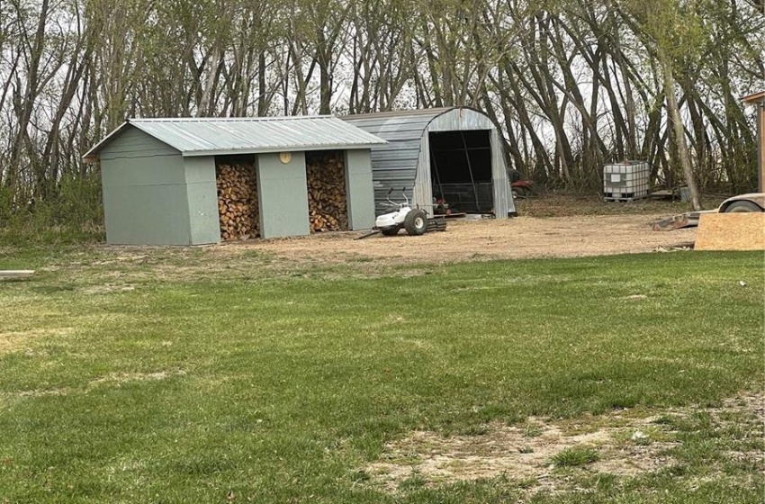 Rural Address, Livingston Rm No. 331, Saskatchewan S0A 0B0, 3 Bedrooms Bedrooms, 9 Rooms Rooms,2 BathroomsBathrooms,Acreage,For Sale,5.13 acres,Rural Address,SK930379