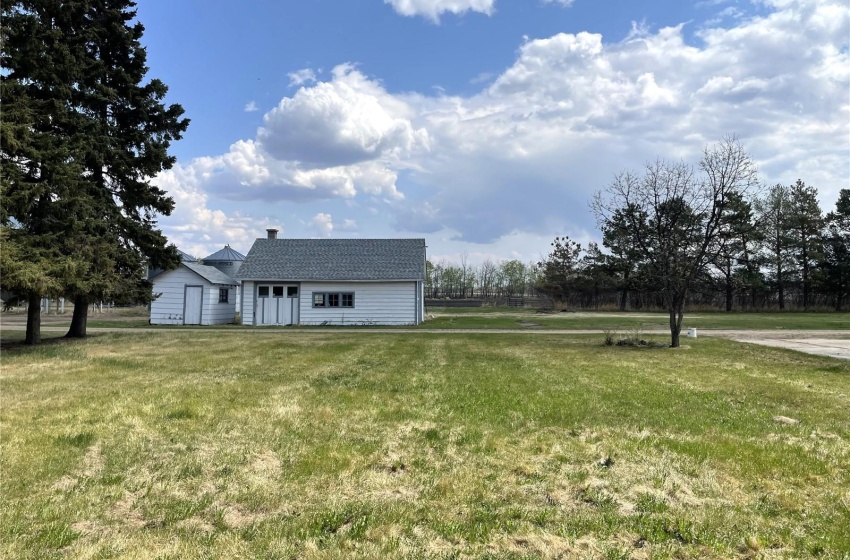 Rural Address, Makwa, Saskatchewan S0M 1L0, 5 Bedrooms Bedrooms, 15 Rooms Rooms,3 BathroomsBathrooms,Acreage,For Sale,5.7km North of Makwa,Rural Address,SK930499