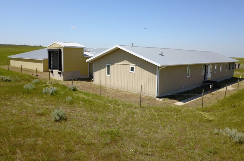 Rural Address, Swift Current Rm No. 137, Saskatchewan S0N 2X0, 1 Bedroom Bedrooms, 12 Rooms Rooms,3 BathroomsBathrooms,Acreage,For Sale,Kozak Property - 12.5 Acres,Rural Address,SK930851