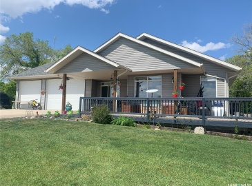 Rural Address, Great Bend Rm No. 405, Saskatchewan S0K 0N0, 7 Bedrooms Bedrooms, 14 Rooms Rooms,3 BathroomsBathrooms,Acreage,For Sale,Donegan Acreage,Rural Address,SK930724