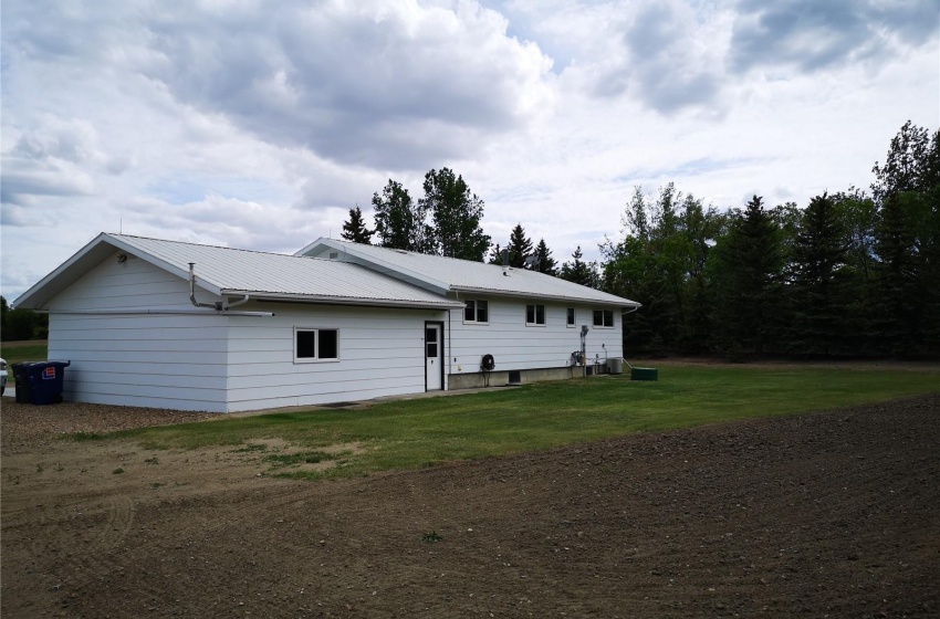 202 & 204 3rd AVENUE, Flaxcombe, Saskatchewan S0L 1E0, 4 Bedrooms Bedrooms, 13 Rooms Rooms,2 BathroomsBathrooms,Acreage,For Sale,Cowie Acreage,3rd,SK930905