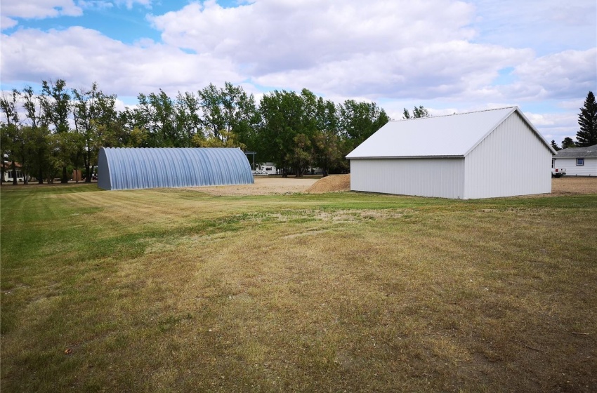 202 & 204 3rd AVENUE, Flaxcombe, Saskatchewan S0L 1E0, 4 Bedrooms Bedrooms, 13 Rooms Rooms,2 BathroomsBathrooms,Acreage,For Sale,Cowie Acreage,3rd,SK930905