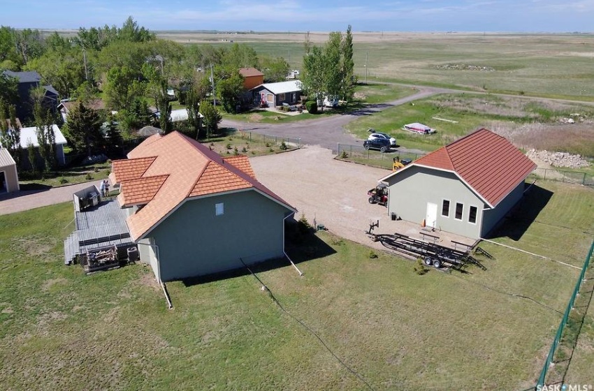 400 Lakeshore DRIVE, Wee Too Beach, Saskatchewan S0G 1C0, 2 Bedrooms Bedrooms, 12 Rooms Rooms,3 BathroomsBathrooms,Acreage,For Sale,Sarnia RM No. 221,Lakeshore,SK934050