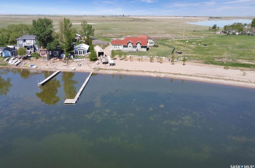 400 Lakeshore DRIVE, Wee Too Beach, Saskatchewan S0G 1C0, 2 Bedrooms Bedrooms, 12 Rooms Rooms,3 BathroomsBathrooms,Acreage,For Sale,Sarnia RM No. 221,Lakeshore,SK934050