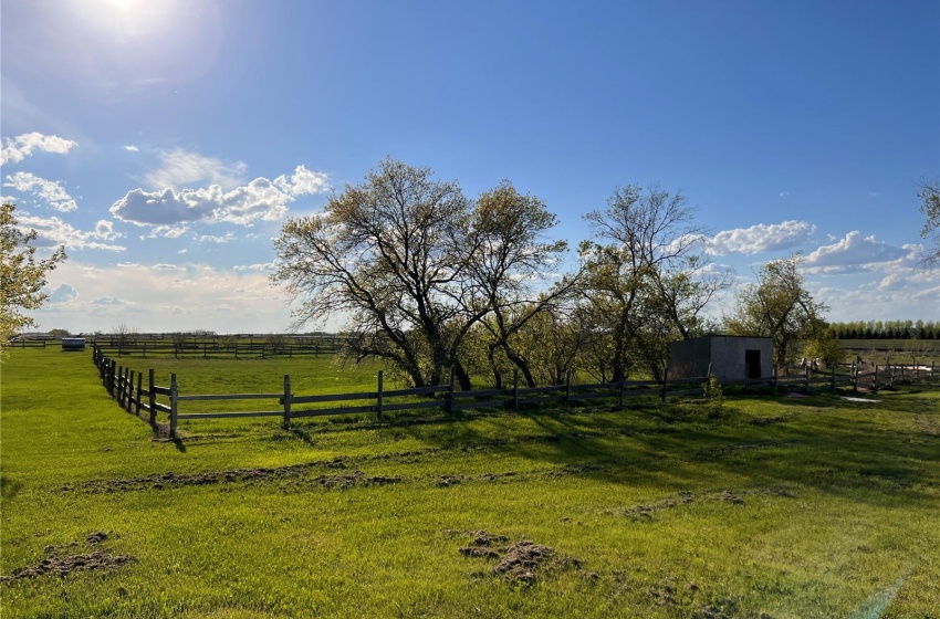 Rural Address, Wynyard, Saskatchewan S0A 4T0, 1 Room Rooms,Acreage,For Sale,Morton Acreage,Rural Address,SK934285