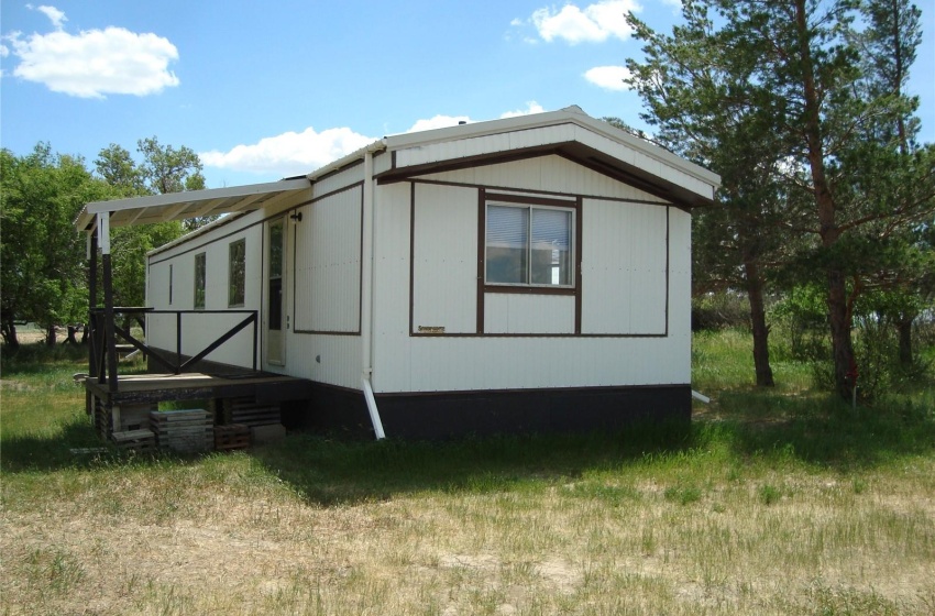 107 2nd AVENUE, Climax, Saskatchewan S0N 0N0, 2 Bedrooms Bedrooms, 6 Rooms Rooms,1 BathroomBathrooms,Acreage,For Sale,2nd,SK935218