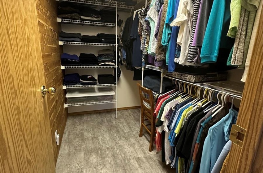 walk-in closet