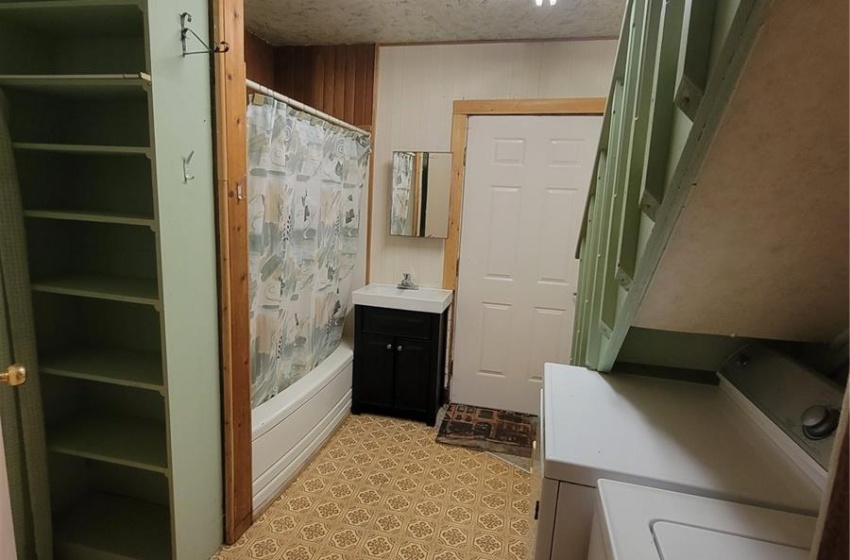 Rural Address, Cut Knife Rm No. 439, Saskatchewan S0M 0N0, 2 Bedrooms Bedrooms, 9 Rooms Rooms,2 BathroomsBathrooms,Acreage,For Sale,WILBERT STORE,Rural Address,SK938110