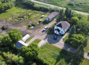 Rural Address, Esterhazy, Saskatchewan S0A 0X0, 3 Bedrooms Bedrooms, 17 Rooms Rooms,3 BathroomsBathrooms,Acreage,For Sale,Honey House Acreage,Rural Address,SK938456