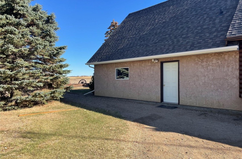 Rural Address, Loreburn Rm No. 254, Saskatchewan S0H 2S0, 4 Bedrooms Bedrooms, 10 Rooms Rooms,2 BathroomsBathrooms,Acreage,For Sale,Log House Acreage,Rural Address,SK938976