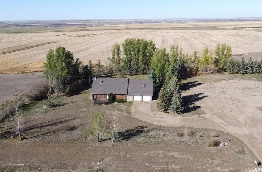 Rural Address, Loreburn Rm No. 254, Saskatchewan S0H 2S0, 4 Bedrooms Bedrooms, 10 Rooms Rooms,2 BathroomsBathrooms,Acreage,For Sale,Log House Acreage,Rural Address,SK938976