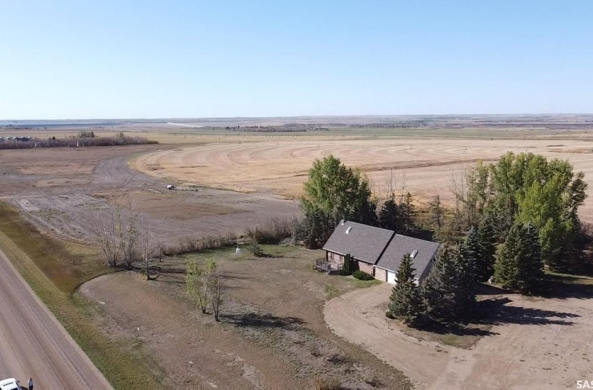 Rural Address, Loreburn Rm No. 254, Saskatchewan S0H 2S0, 4 Bedrooms Bedrooms, 10 Rooms Rooms,2 BathroomsBathrooms,Acreage,For Sale,Log House Acreage,Rural Address,SK938976