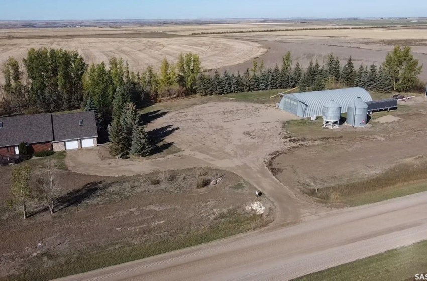 Rural Address, Loreburn Rm No. 254, Saskatchewan S0H 2S0, 4 Bedrooms Bedrooms, 10 Rooms Rooms,2 BathroomsBathrooms,Acreage,For Sale,Log House Acreage,Rural Address,SK938976