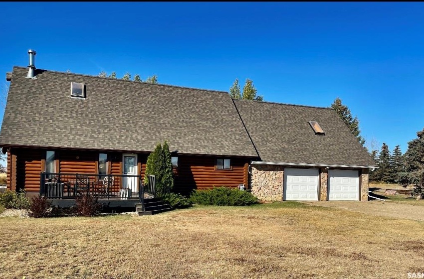 Rural Address, Loreburn Rm No. 254, Saskatchewan S0H 2S0, 4 Bedrooms Bedrooms, 10 Rooms Rooms,2 BathroomsBathrooms,Acreage,For Sale,Log House Acreage,Rural Address,SK938976