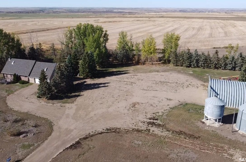 Rural Address, Loreburn Rm No. 254, Saskatchewan S0H 2S0, 4 Bedrooms Bedrooms, 10 Rooms Rooms,2 BathroomsBathrooms,Acreage,For Sale,Log House Acreage,Rural Address,SK938976