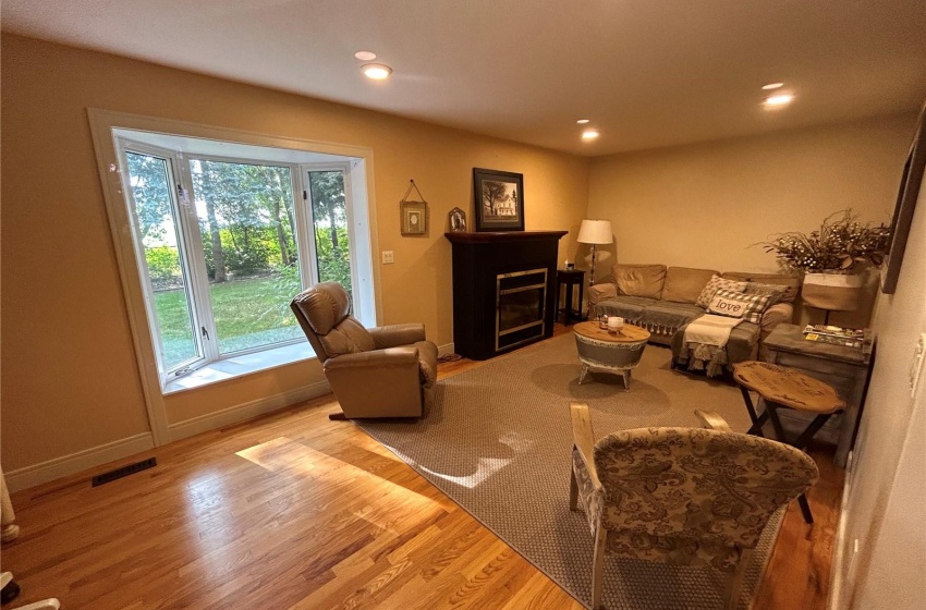 Main level Living room/ Sitting room