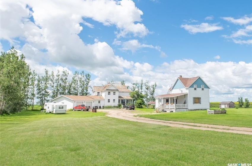 Rural Address, Francis Rm No. 127, Saskatchewan S0G 4Y0, 4 Bedrooms Bedrooms, 15 Rooms Rooms,3 BathroomsBathrooms,Acreage,For Sale,Gyorfi Acreage,Rural Address,SK939317