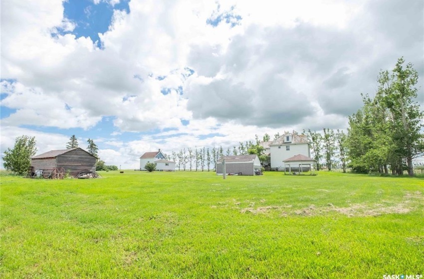 Rural Address, Francis Rm No. 127, Saskatchewan S0G 4Y0, 4 Bedrooms Bedrooms, 15 Rooms Rooms,3 BathroomsBathrooms,Acreage,For Sale,Gyorfi Acreage,Rural Address,SK939317