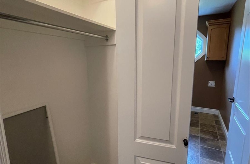 Entrance closet