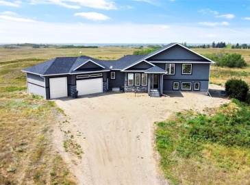 Rural Address, Dundurn Rm No. 314, Saskatchewan S7K 4E2, 4 Bedrooms Bedrooms, 17 Rooms Rooms,4 BathroomsBathrooms,Acreage,For Sale,11 Peace Place Acreage,Rural Address,SK941701