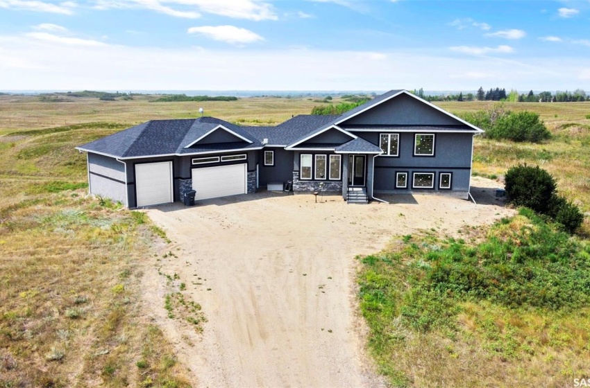 Rural Address, Dundurn Rm No. 314, Saskatchewan S7K 4E2, 4 Bedrooms Bedrooms, 17 Rooms Rooms,4 BathroomsBathrooms,Acreage,For Sale,11 Peace Place Acreage,Rural Address,SK941701