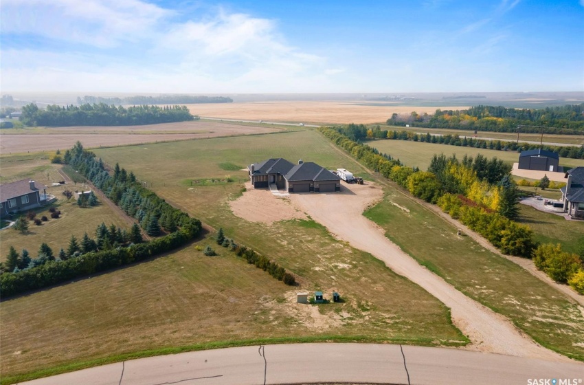 2 Bardel CRESCENT, Edenwold Rm No. 158, Saskatchewan S0G 3Z0, 3 Bedrooms Bedrooms, 9 Rooms Rooms,2 BathroomsBathrooms,Acreage,For Sale,Bardel,SK944336