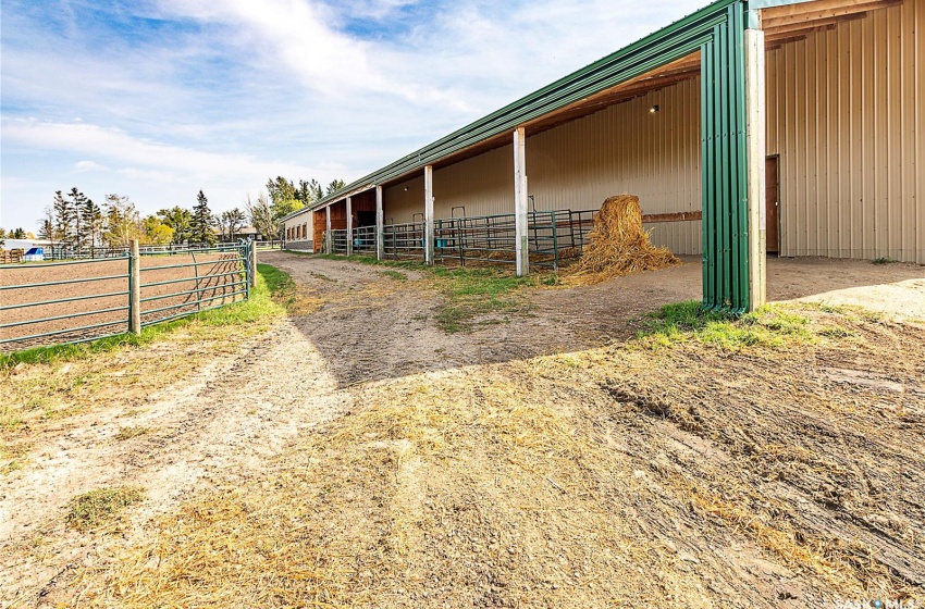 Rural Address, Star City Rm No. 428, Saskatchewan S0E 1A0, 4 Bedrooms Bedrooms, 11 Rooms Rooms,3 BathroomsBathrooms,Acreage,For Sale,Melfort Equestrian Acreage,Rural Address,SK944503