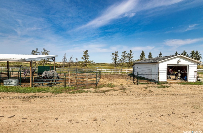 Rural Address, Star City Rm No. 428, Saskatchewan S0E 1A0, 4 Bedrooms Bedrooms, 11 Rooms Rooms,3 BathroomsBathrooms,Acreage,For Sale,Melfort Equestrian Acreage,Rural Address,SK944503