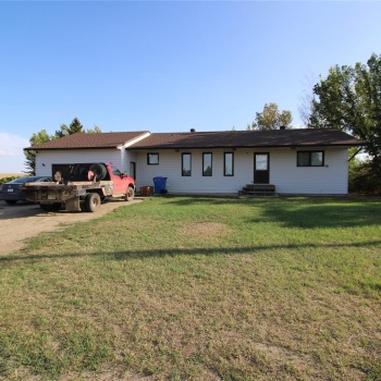 20 Bradley AVENUE, Tompkins, Saskatchewan S0N 2S0, 3 Bedrooms Bedrooms, 15 Rooms Rooms,2 BathroomsBathrooms,Acreage,For Sale,Bradley,SK944636