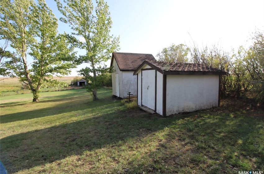 20 Bradley AVENUE, Tompkins, Saskatchewan S0N 2S0, 3 Bedrooms Bedrooms, 15 Rooms Rooms,2 BathroomsBathrooms,Acreage,For Sale,Bradley,SK944636