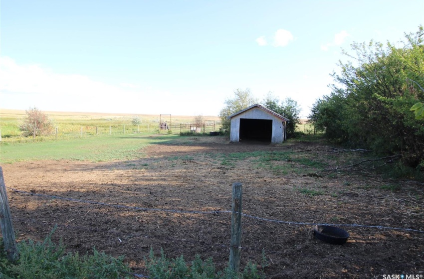 20 Bradley AVENUE, Tompkins, Saskatchewan S0N 2S0, 3 Bedrooms Bedrooms, 15 Rooms Rooms,2 BathroomsBathrooms,Acreage,For Sale,Bradley,SK944636