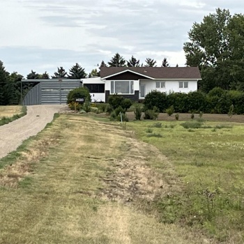 Rural Address, St. Andrews Rm No. 287, Saskatchewan S0L 2V0, 6 Bedrooms Bedrooms, 18 Rooms Rooms,3 BathroomsBathrooms,Acreage,For Sale,Rosetown Acreage,Rural Address,SK926876