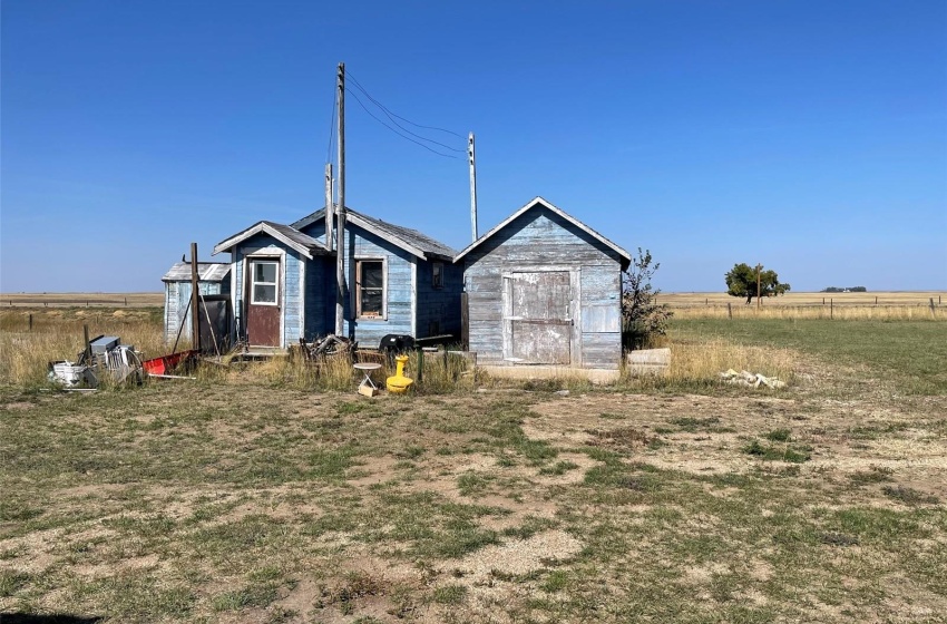 Rural Address, Lake Johnston Rm No. 102, Saskatchewan S0H 3G0, 1 Bedroom Bedrooms, 6 Rooms Rooms,1 BathroomBathrooms,Acreage,For Sale,Anderson Acreage,Rural Address,SK945163