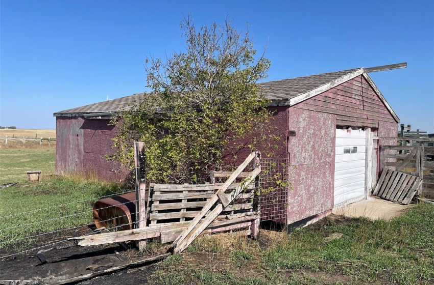 Rural Address, Lake Johnston Rm No. 102, Saskatchewan S0H 3G0, 1 Bedroom Bedrooms, 6 Rooms Rooms,1 BathroomBathrooms,Acreage,For Sale,Anderson Acreage,Rural Address,SK945163