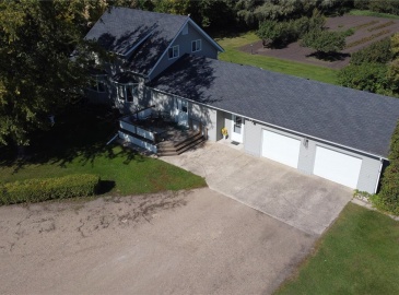 Rural Address, Lakeside Rm No. 338, Saskatchewan S0A 3E0, 5 Bedrooms Bedrooms, 14 Rooms Rooms,2 BathroomsBathrooms,Acreage,For Sale,Lambert Acreage,Rural Address,SK945266