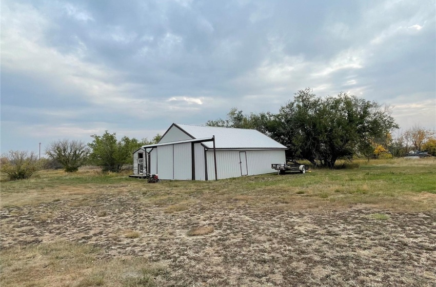 Rural Address, Kindersley Rm No. 290, Saskatchewan S0L 1S0, 4 Bedrooms Bedrooms, 7 Rooms Rooms,1 BathroomBathrooms,Acreage,For Sale,Beadle Acreage,Rural Address,SK945398