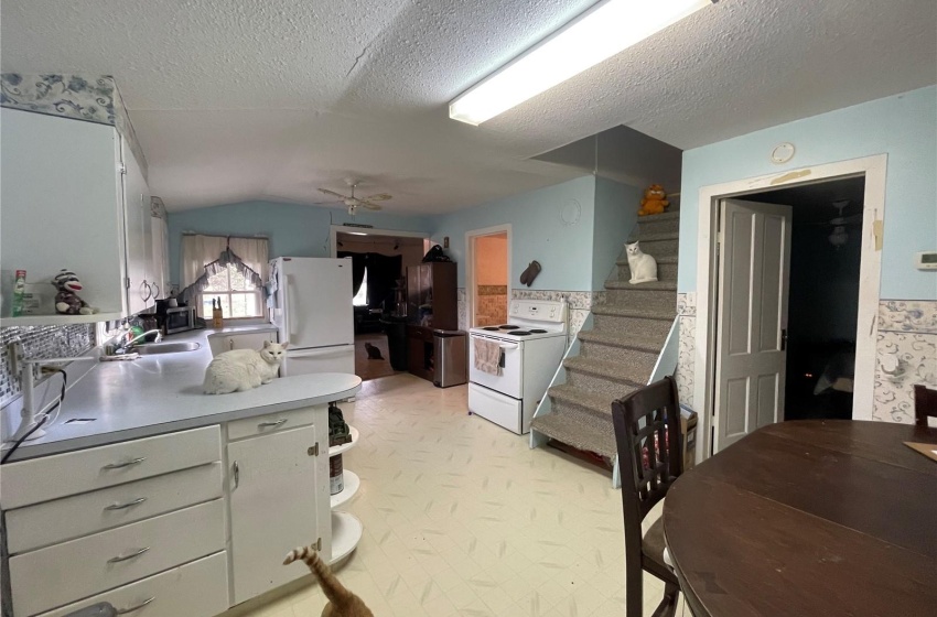 Rural Address, Kindersley Rm No. 290, Saskatchewan S0L 1S0, 4 Bedrooms Bedrooms, 7 Rooms Rooms,1 BathroomBathrooms,Acreage,For Sale,Beadle Acreage,Rural Address,SK945398