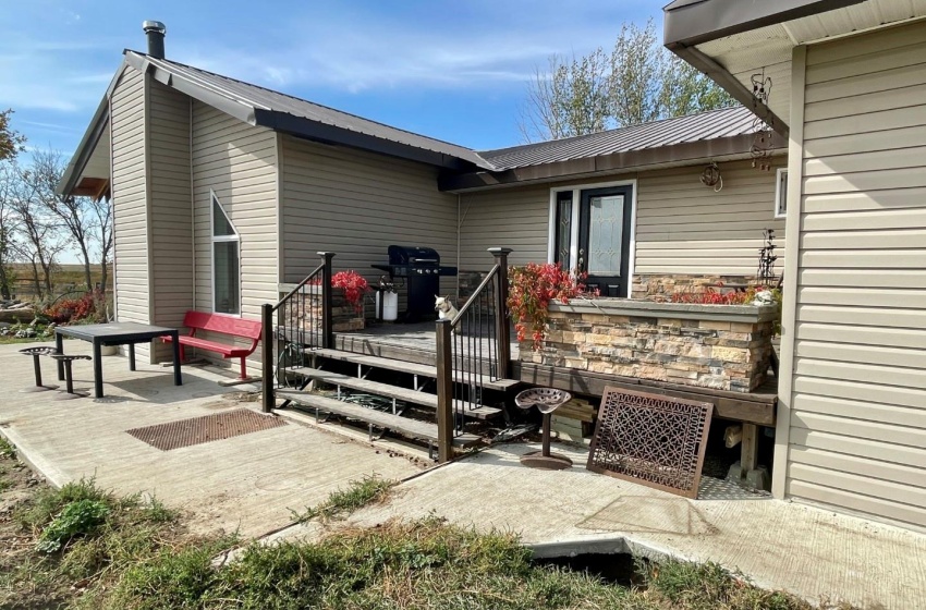 Rural Address, Grandview Rm No. 349, Saskatchewan S0K 1Y0, 3 Bedrooms Bedrooms, 16 Rooms Rooms,3 BathroomsBathrooms,Acreage,For Sale,Ochs Acreage 22.02 acres, Handel,Rural Address,SK945539