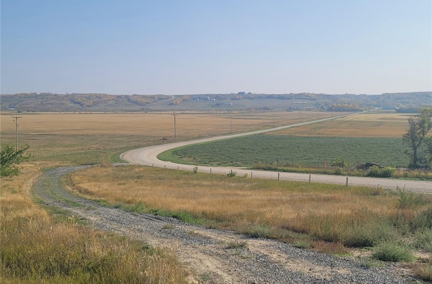 54 11 HIGHWAY, Lumsden, Saskatchewan S0G 3C0, 1 Room Rooms,Acreage,For Sale,2.52 ACRE LUMSDEN ACREAGE,11,SK945626