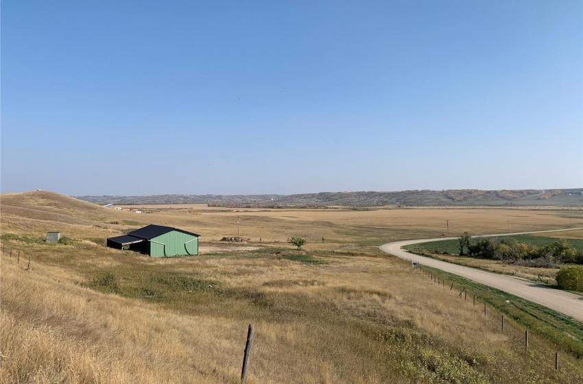 54 11 HIGHWAY, Lumsden, Saskatchewan S0G 3C0, 1 Room Rooms,Acreage,For Sale,2.52 ACRE LUMSDEN ACREAGE,11,SK945626