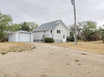 Rural Address, Wood River Rm No. 74, Saskatchewan S0H 2K0, 3 Bedrooms Bedrooms, 7 Rooms Rooms,1 BathroomBathrooms,Acreage,For Sale,Lafleche Acreage West,Rural Address,SK946935