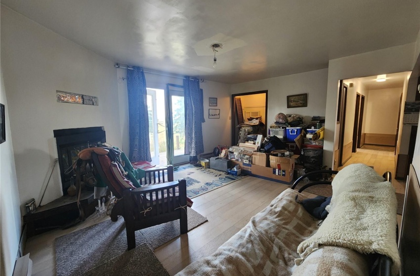 Rural Address, Chamberlain, Saskatchewan S0G 0R0, 4 Bedrooms Bedrooms, 11 Rooms Rooms,1 BathroomBathrooms,Acreage,For Sale,Chamberlain Acreage,Rural Address,SK947129