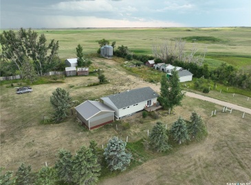 Rural Address, Chamberlain, Saskatchewan S0G 0R0, 4 Bedrooms Bedrooms, 11 Rooms Rooms,1 BathroomBathrooms,Acreage,For Sale,Chamberlain Acreage,Rural Address,SK947129