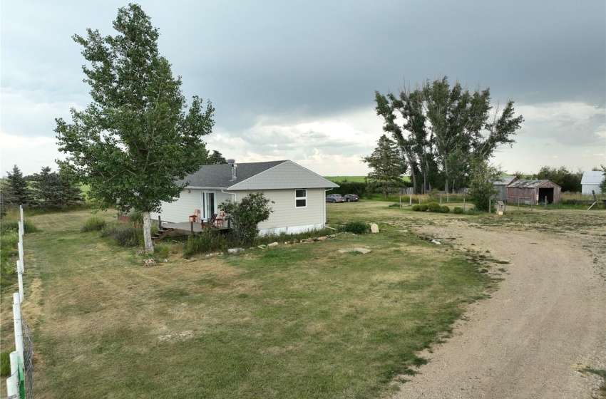 Rural Address, Chamberlain, Saskatchewan S0G 0R0, 4 Bedrooms Bedrooms, 11 Rooms Rooms,1 BathroomBathrooms,Acreage,For Sale,Chamberlain Acreage,Rural Address,SK947129