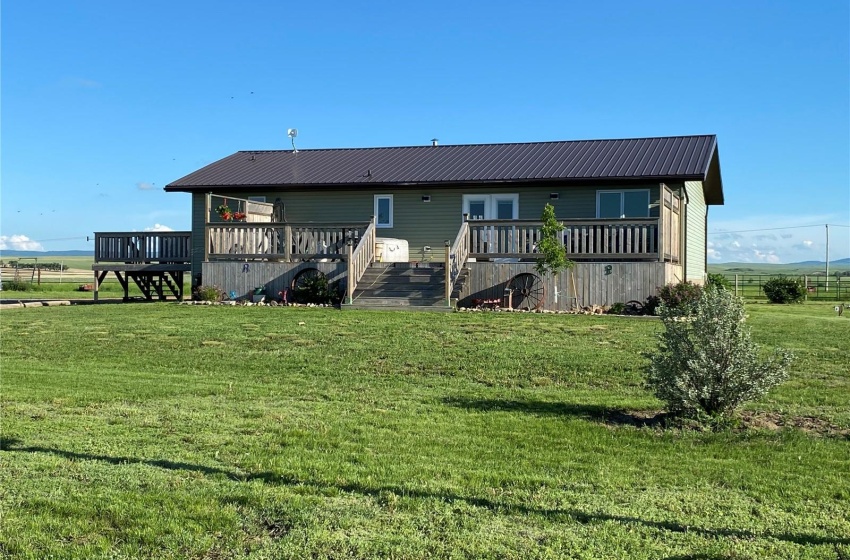 Rural Address, Maple Creek Rm No. 111, Saskatchewan S0N 1N0, 5 Bedrooms Bedrooms, 14 Rooms Rooms,2 BathroomsBathrooms,Acreage,For Sale,Schneider Acreage,Rural Address,SK947282